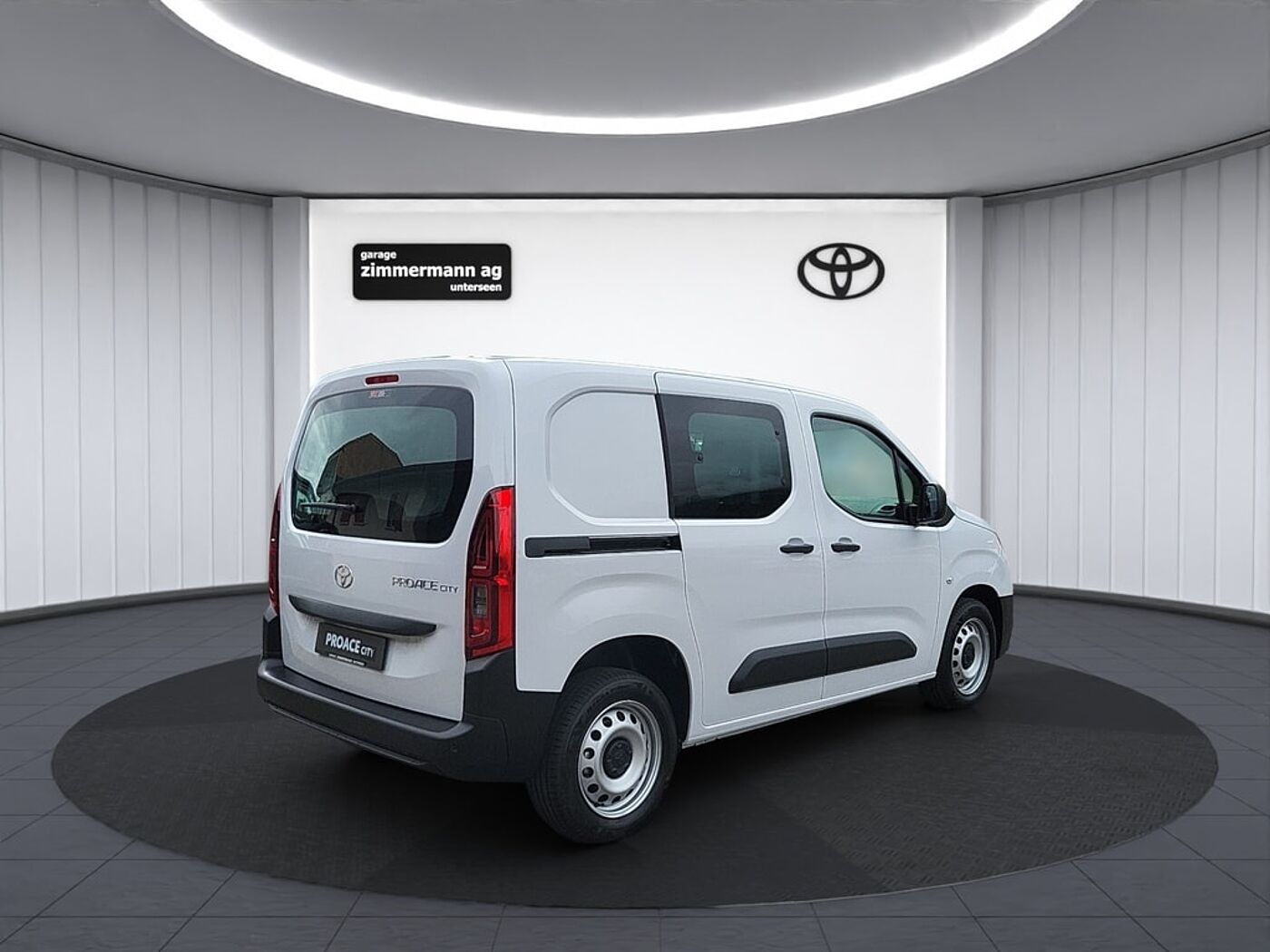 Toyota  Van L1 1.2 Active