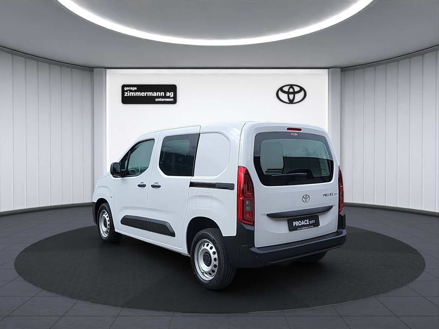 Toyota  Van L1 1.2 Active