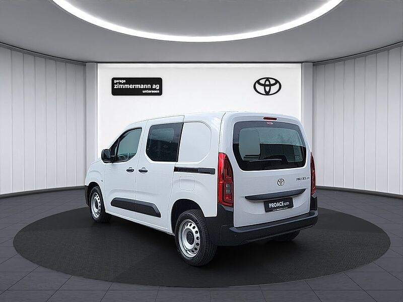 Toyota  Van L1 1.2 Active